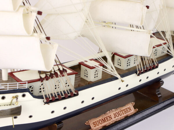 Suomen Joutsen Collectible Ship Model - Image 3