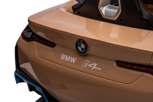 Licencirani auto na akumulator BMW I4 4x4 - zlatni - Image 10