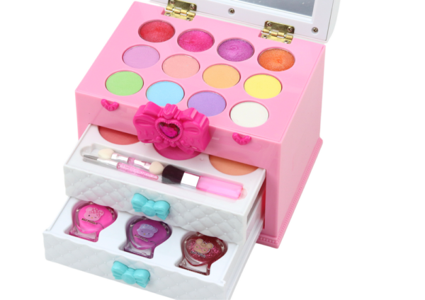 Beauty Set in a Case Shadows Lip Gloss Roses Nail Polish - Image 2