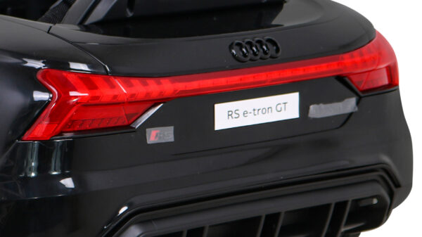 Licencirani auto na akumulator  Audi RS E-Tron GT - crni - Image 6