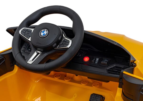 Licencirani auto na akumulator BMW M4 - žuti - Image 11