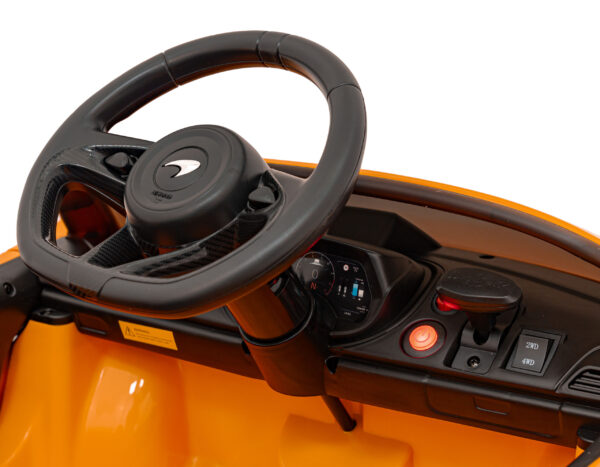 Licencirani auto na akumulator Mclaren Artura 4x4 - narančasti - Image 9