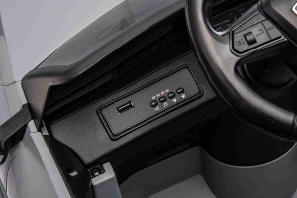 Licencirani auto na akumulator Audi SQ8 - sivi - Image 5