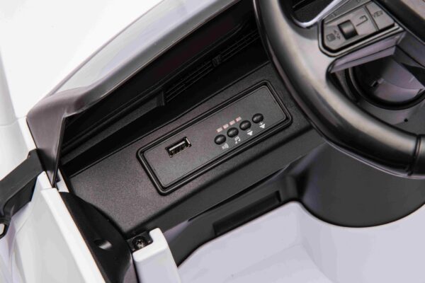 Licencirani auto na akumulator Audi SQ8 - bijeli - Image 4