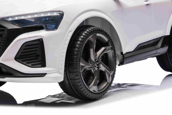 Licencirani auto na akumulator Audi SQ8 - bijeli - Image 8