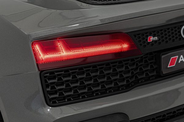 Licencirani auto na akumulator Audi Spyder R8 LIFT STRONG - dvosjed - sivi - Image 31