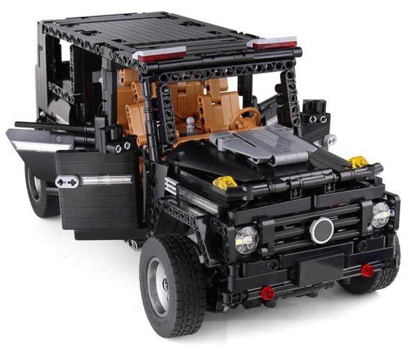 Off-road Car Block Set 1722 pcs. Black - Image 3