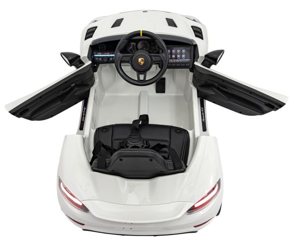 Porsche 718  vehicle White - Image 8