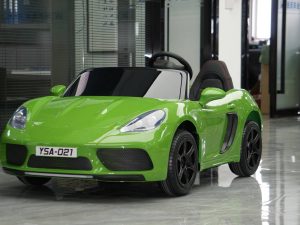 Auto na akumulator Perfecta - dvosjed - zeleni/lakirani