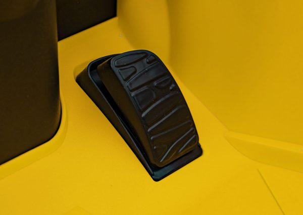 Licencirani auto na akumulator Lamborghini Revuelto 4x4 - žuti - Slika 21